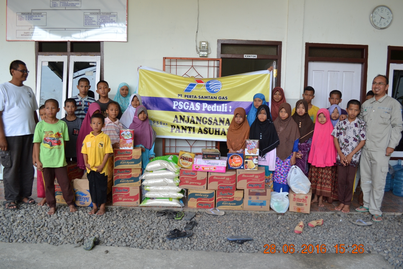 Basic Food Aid to Wahdini Foundation Orphanage
